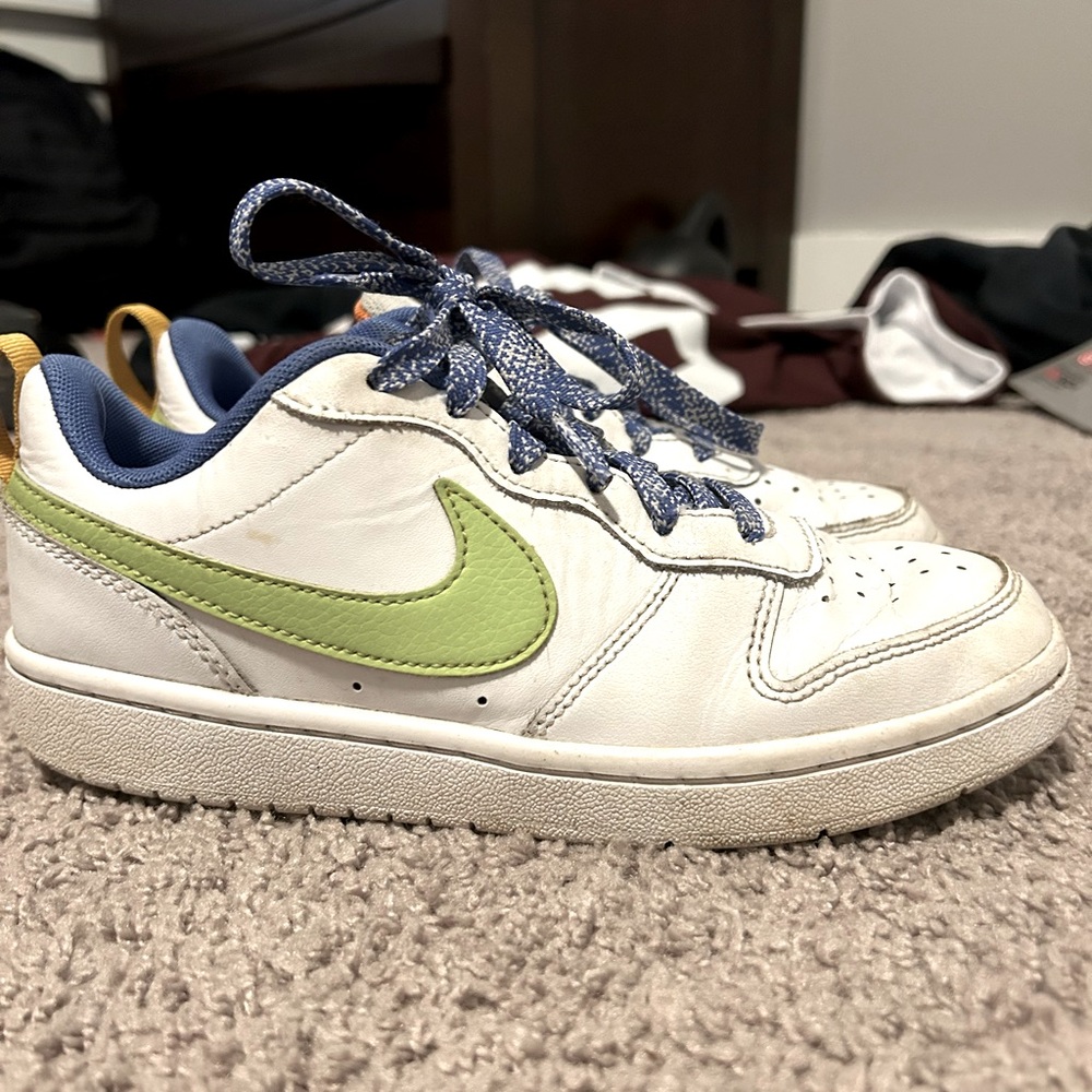 Boys Nike Courtside